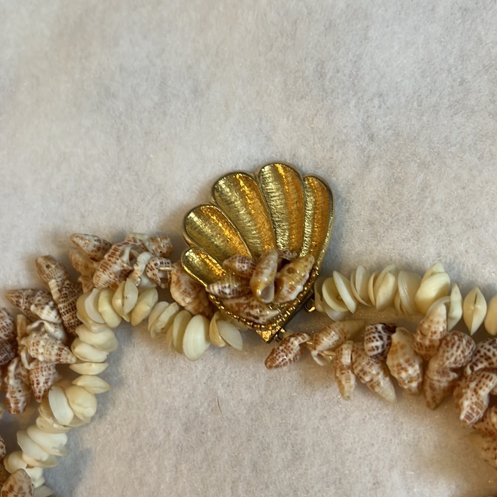 Shell necklace - Picture 2 of 5